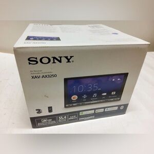 SONY XAV-AX3250 Media RECEIVER CAR RADIO W/ Apple Carplay and Android Auto